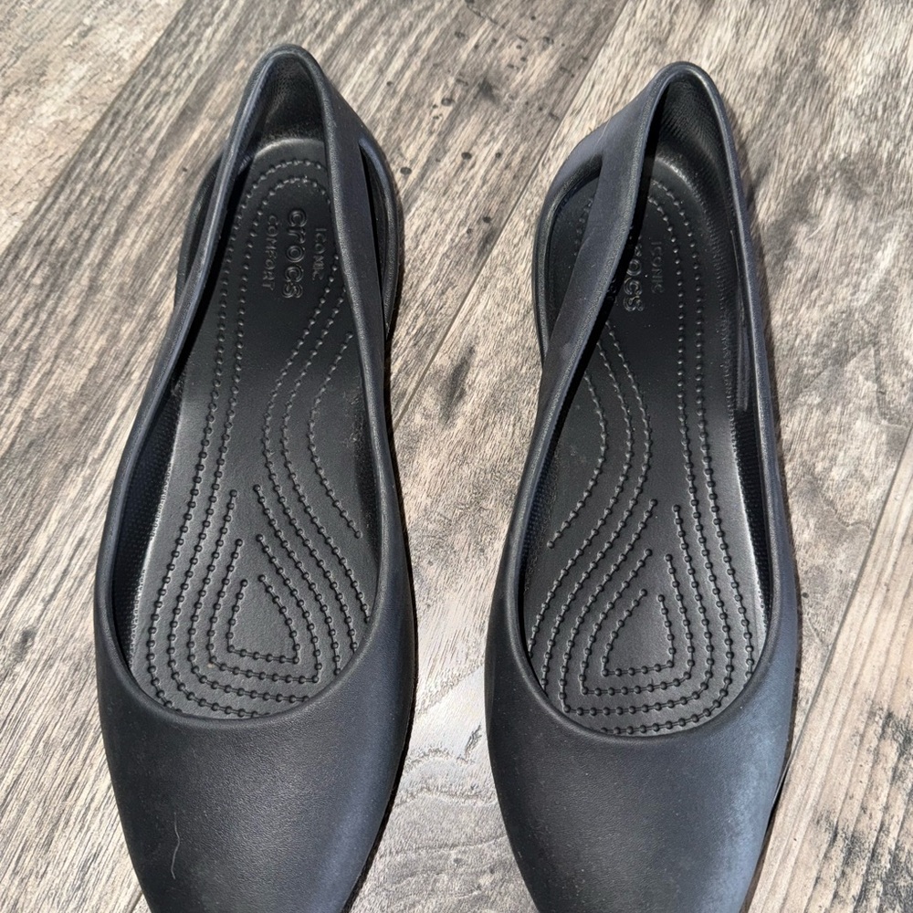 CROCS Black Flats Versatile Slip-On Loafers